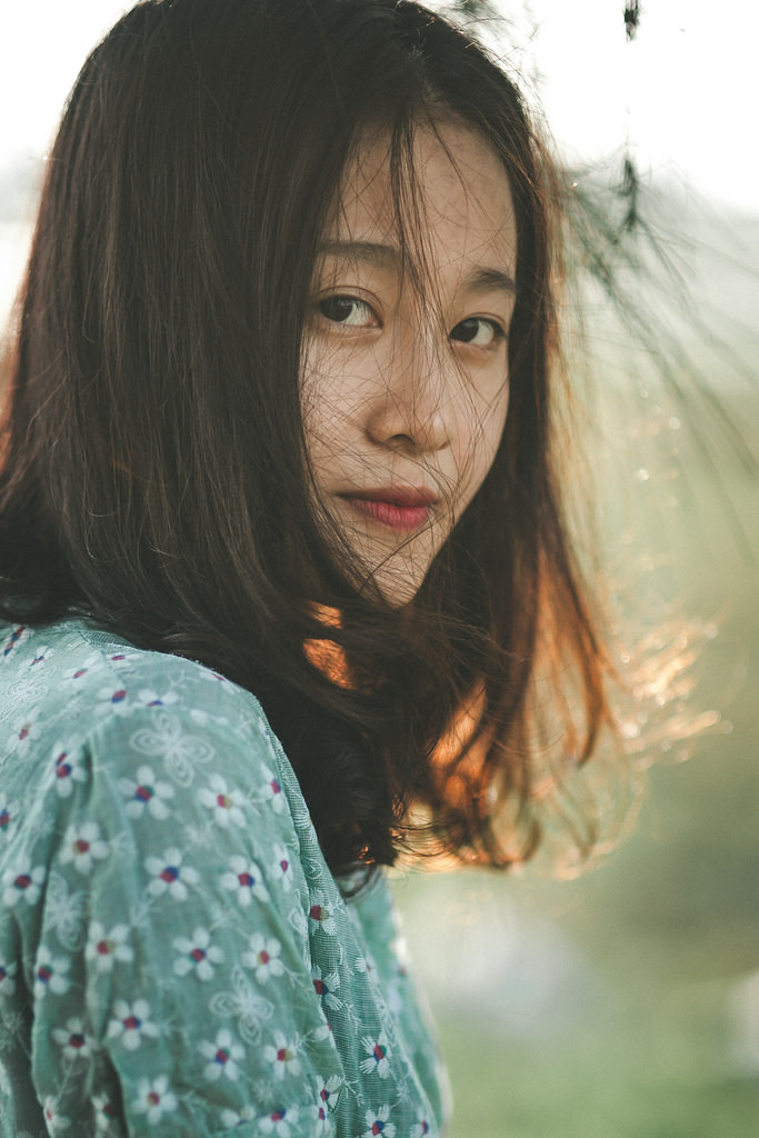 女子高中生的腰姿